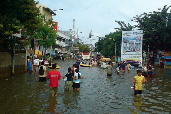 Überfluteter Marktplatz T